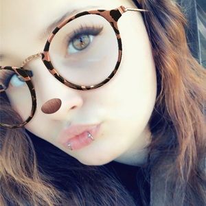 Meet your Posher, Jasmine